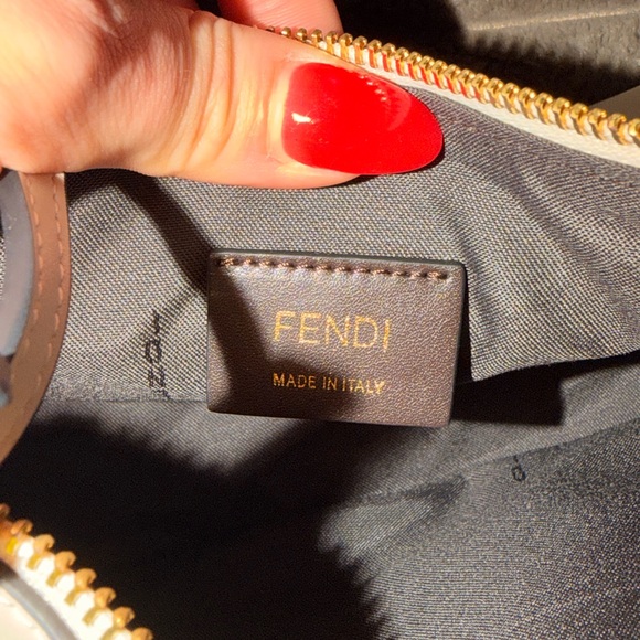 Fendi White and Gold Shoulder Bag - Picture 4 of 4